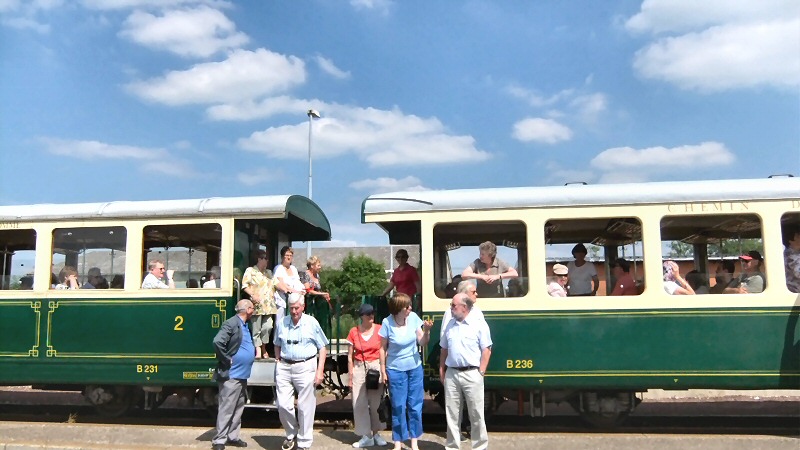 Steam train Baie de Somme, stop at Noyelle